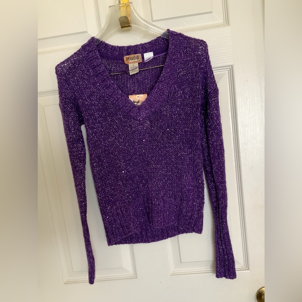 VINTAGE CABLE KNIT SWEATER.